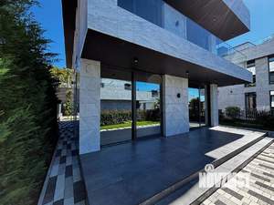 Дом 240м², 2-этажный, участок 6 сот.