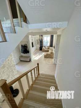 Дом 300м², 3-этажный, участок 15 сот.