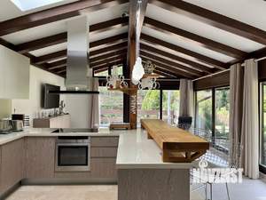 Дом 350м², 2-этажный, участок 15 сот.