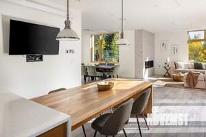 Дом 200м², 2-этажный, участок 5 сот.