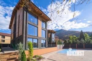 Дом 300м², 3-этажный, участок 6 сот.