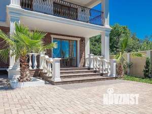 Дом 240м², 2-этажный, участок 8 сот.