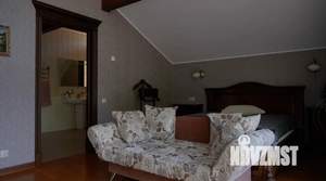 Дом 382м², 3-этажный, участок 18 сот.