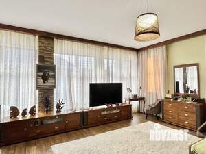 Дом 350м², 2-этажный, участок 7 сот.