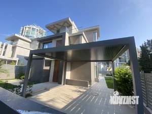 Дом 301м², 3-этажный, участок 12 сот.