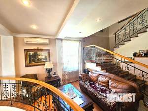 Дом 438м², 3-этажный, участок 6 сот.