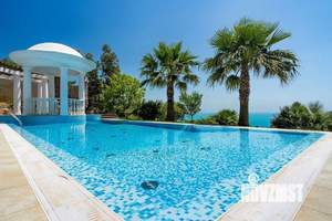 Дом 400м², 3-этажный, участок 21 сот.