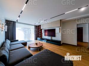 Дом 564м², 3-этажный, участок 7 сот.