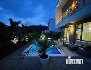 Дом 220м², 2-этажный, участок 5 сот.