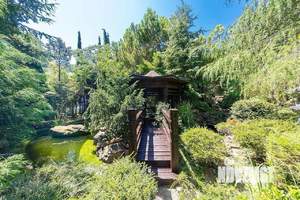 Дом 800м², 2-этажный, участок 30 сот.