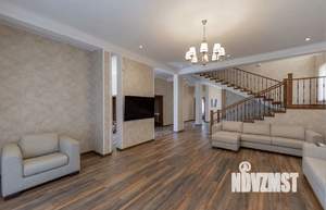 Коттедж 300м², 2-этажный, участок 6 сот.