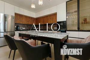 Коттедж 300м², 2-этажный, участок 6 сот.