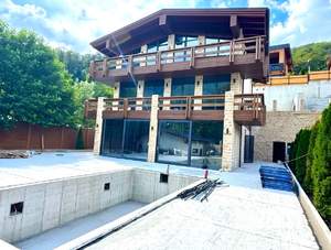 Дом 320м², 3-этажный, участок 7 сот.