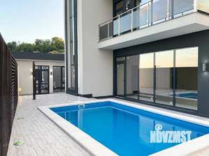 Дом 215м², 2-этажный, участок 4 сот.