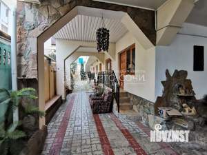 Дом 377м², 3-этажный, участок 3 сот.