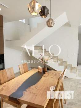 Коттедж 210м², 2-этажный, участок 5 сот.