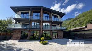 Дом 498м², 3-этажный, участок 8 сот.