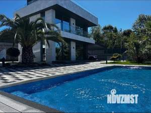 Коттедж 240м², 2-этажный, участок 6 сот.