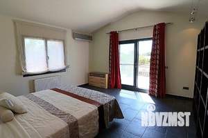 Дом 267м², 2-этажный, участок 3 сот.