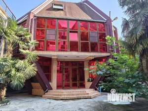 Дом 292м², 3-этажный, участок 4 сот.