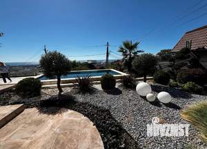 Коттедж 300м², 3-этажный, участок 6 сот.