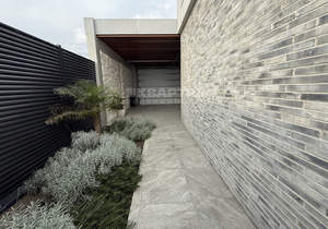 Дом 244м², 2-этажный, участок 4 сот.