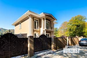 Дом 318м², 3-этажный, участок 6 сот.