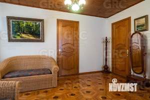 Дом 284м², 3-этажный, участок 5 сот.