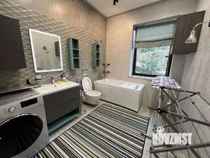 Дом 270м², 3-этажный, участок 6 сот.