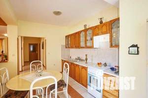 Дом 437м², 3-этажный, участок 8 сот.