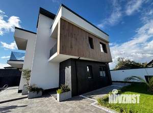 Коттедж 300м², 2-этажный, участок 5 сот.