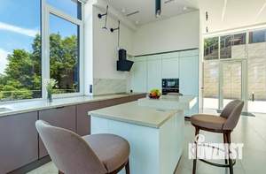 Дом 320м², 2-этажный, участок 10 сот.