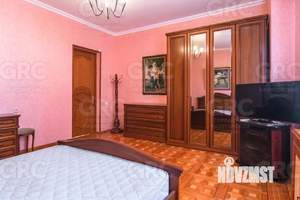 Дом 284м², 3-этажный, участок 5 сот.