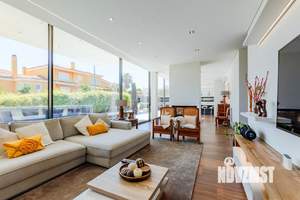 Коттедж 256м², 2-этажный, участок 6 сот.