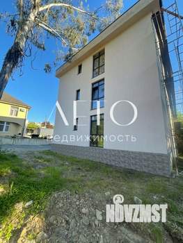 Дом 300м², 3-этажный, участок 6 сот.