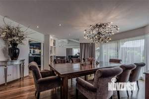 Дом 420м², 3-этажный, участок 11 сот.