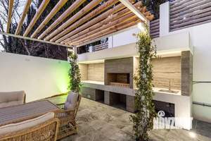 Дом 270м², 2-этажный, участок 9 сот.