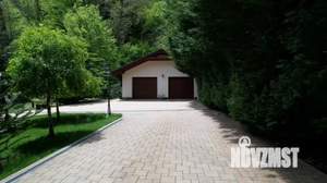 Дом 382м², 3-этажный, участок 18 сот.