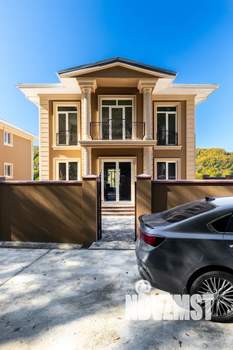 Дом 318м², 3-этажный, участок 6 сот.