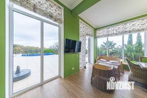 Дом 1200м², 3-этажный, участок 22 сот.