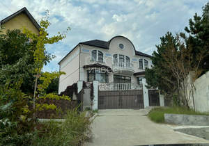 Дом 350м², 3-этажный, участок 10 сот.