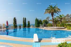 Дом 1200м², 3-этажный, участок 30 сот.