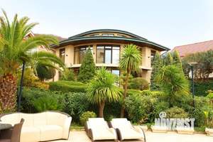 Дом 515м², 3-этажный, участок 30 сот.