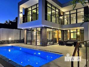 Дом 250м², 2-этажный, участок 8 сот.