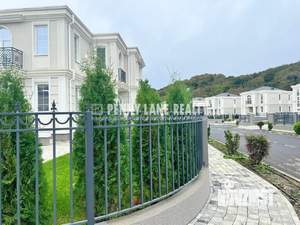 Дом 198м², 2-этажный, участок 4 сот.