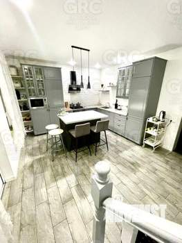 Дом 216м², 2-этажный, участок 4 сот.