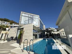 Дом 195м², 2-этажный, участок 6 сот.