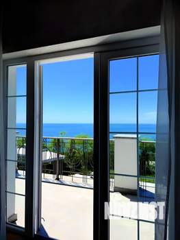 Дом 636м², 3-этажный, участок 16 сот.