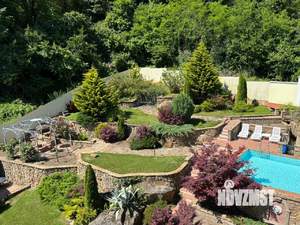 Коттедж 300м², 3-этажный, участок 10 сот.