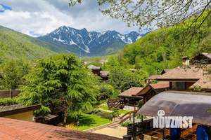 Дом 299м², 3-этажный, участок 15 сот.